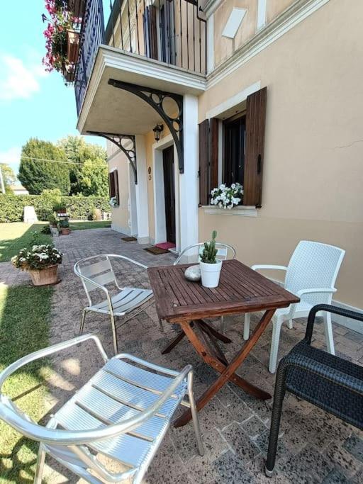 B&B We Care Appartamento Lendinara ภายนอก รูปภาพ